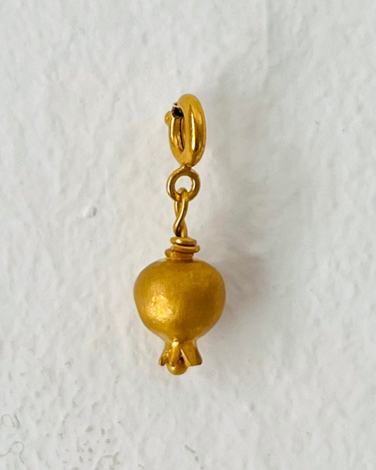 Granada Oro Charm
