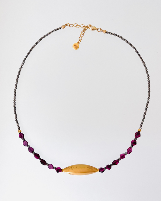 Collar Vaina con granates