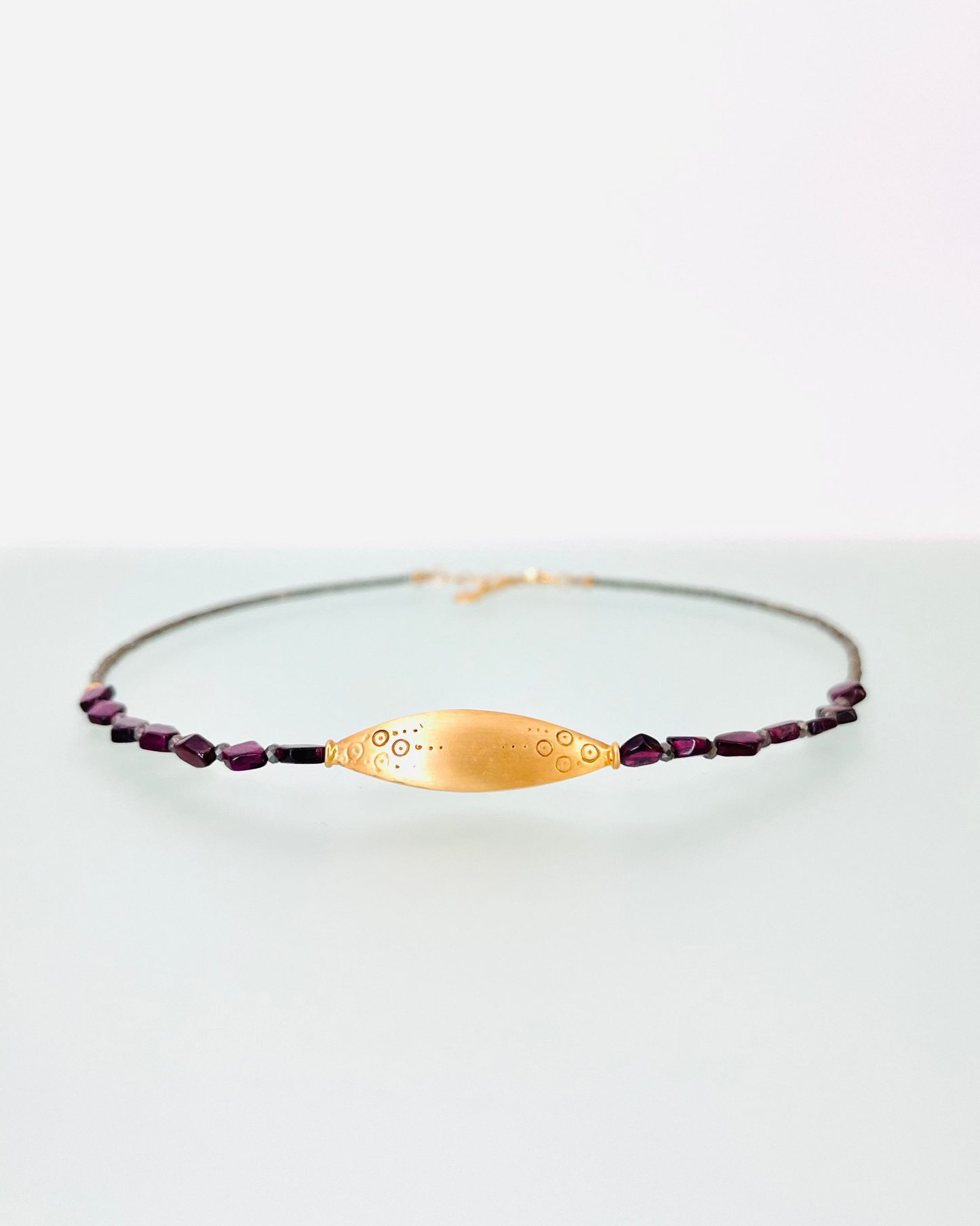 Collar Vaina con granates