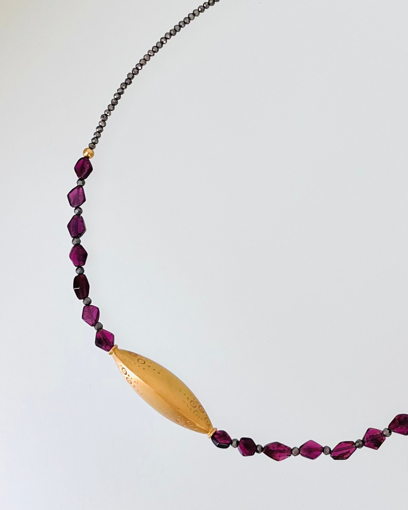 Collar Vaina con granates